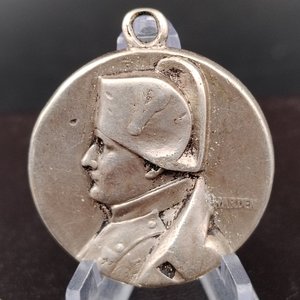Lote anterior: Medalla Napoleón Bonaparte por Harden, Canto con Inscripciones