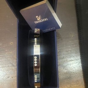 Brazalete Swarovski Miami Baño Rodio con Cristales Engastados y Estuche Original - imagen 8