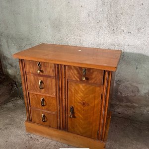 Mueble de Madera con Cajones y Puerta - imagen 4