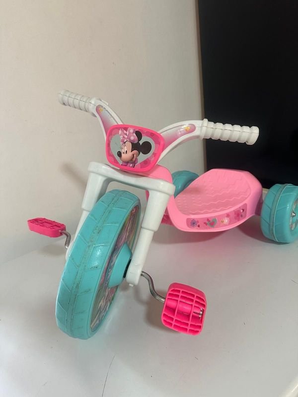 Triciclo infantil con diseño de Minnie Mouse - imagen 3