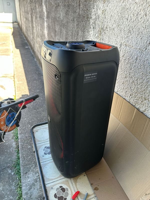 Parlante inalámbrico con Bluetooth y radio - imagen 4