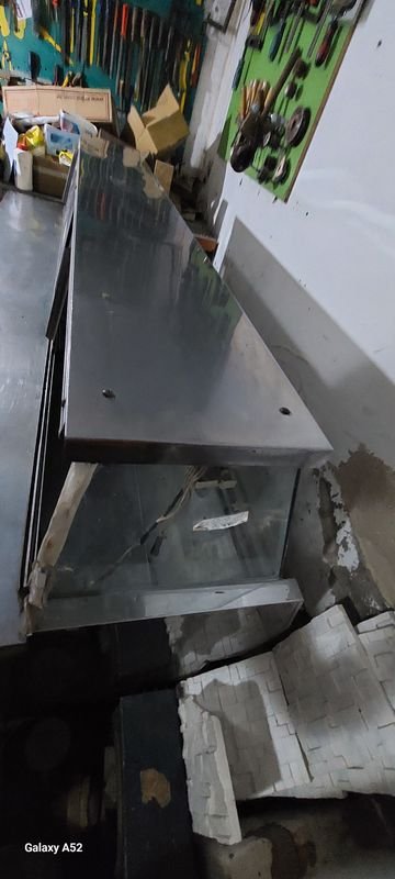 Heladera vitrina de acero inoxidable para almacenamiento y refrigeración - imagen 7