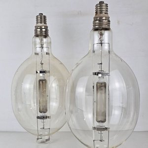Dos Grandes Bombillas de Luz Industriales Vintage - imagen 2