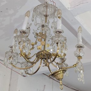 Araña de Bronce y Cristal con Diseño Floral y 6 Luces - imagen 3