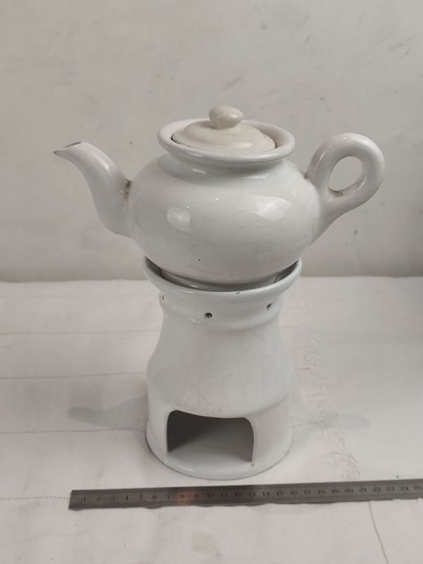 Té de porcelana blanca en excelente condición - imagen 1