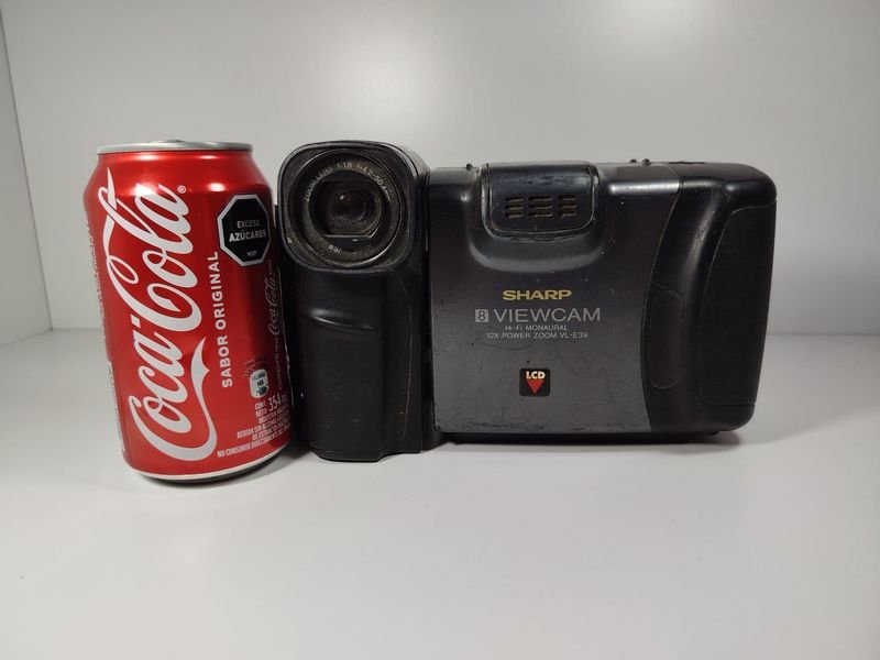 Antigua cámara de filmar con casetera y pantalla LCD marca SHARP - imagen 5