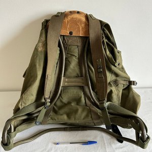 Mochila Militar "Rock Sack" de 1951 en Impecable Estado - imagen 3