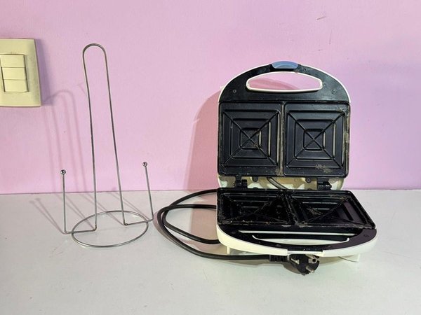 Sandwichera eléctrica y porta papel de cocina vintage - imagen 1