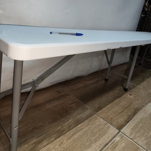 Banco Plegable Blanco de PVC para Exterior con Estructura Metálica - imagen 3