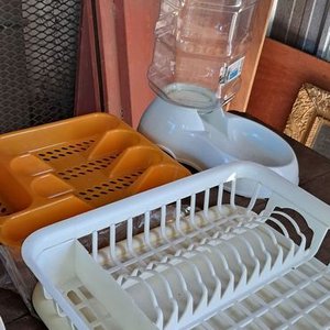 Escurridor de Ensalada, Dispensador de Comida para Perro y Escurridor de Platos - imagen 4