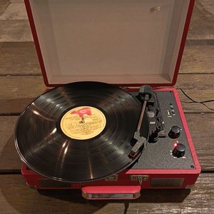 Tocadiscos Portátil Rojo "Apogee Sound International" Bluetooth - imagen 2