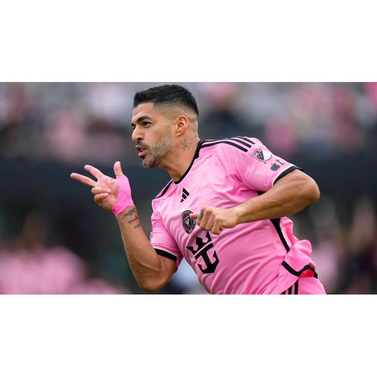 Camiseta de fútbol autografiada por Luis Suárez