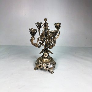 Candelabro de Metal Labrado para Cuatro Velas - imagen 2