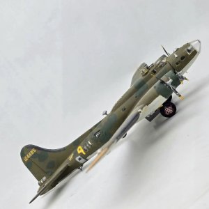 Maqueta Boeing B-17F Flying Fortress "Memphis Belle" - imagen 4