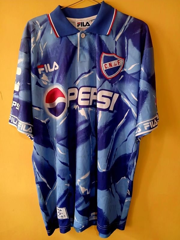 Camiseta de Fútbol Club Nacional de Football 1999 Fila Talle XL