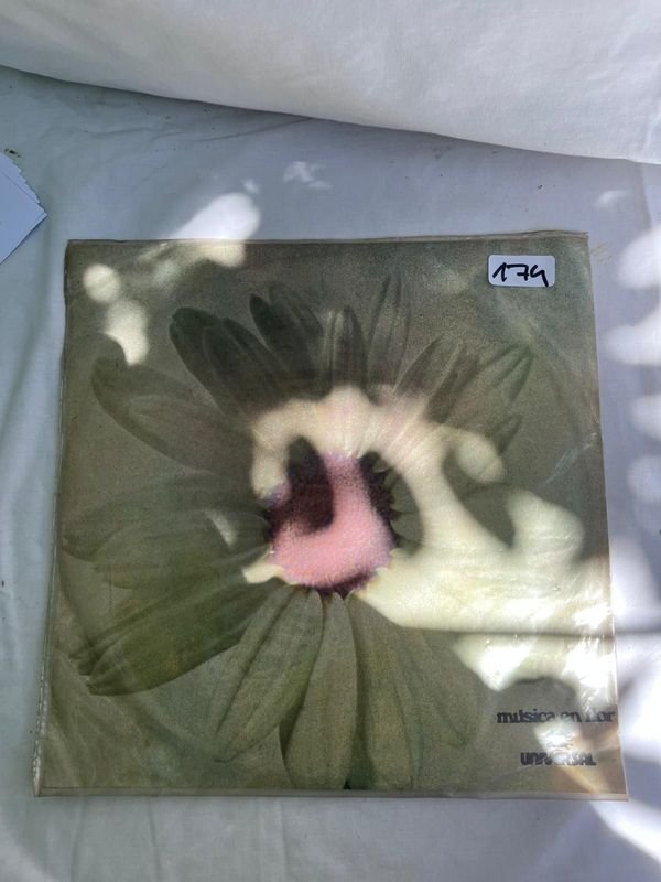 Item 869569 - Image 0