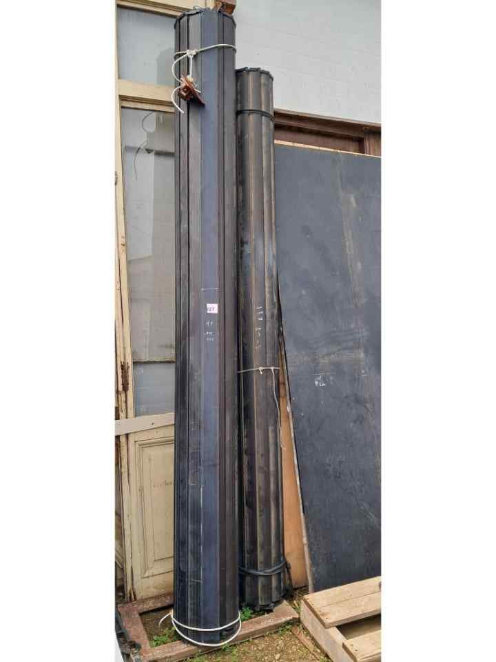 Tubos Metálicos Negros para Construcción