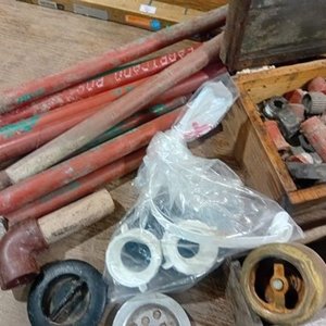 Lote de Accesorios y Repuestos para Plomería y Sanitarios - imagen 4