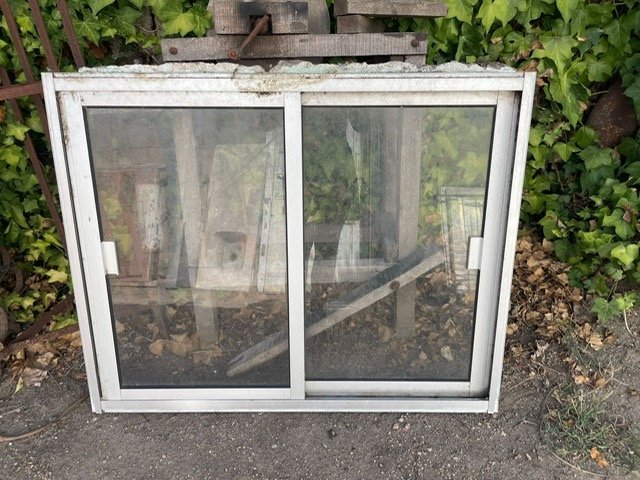 Lote anterior: Ventana de aluminio en mal estado