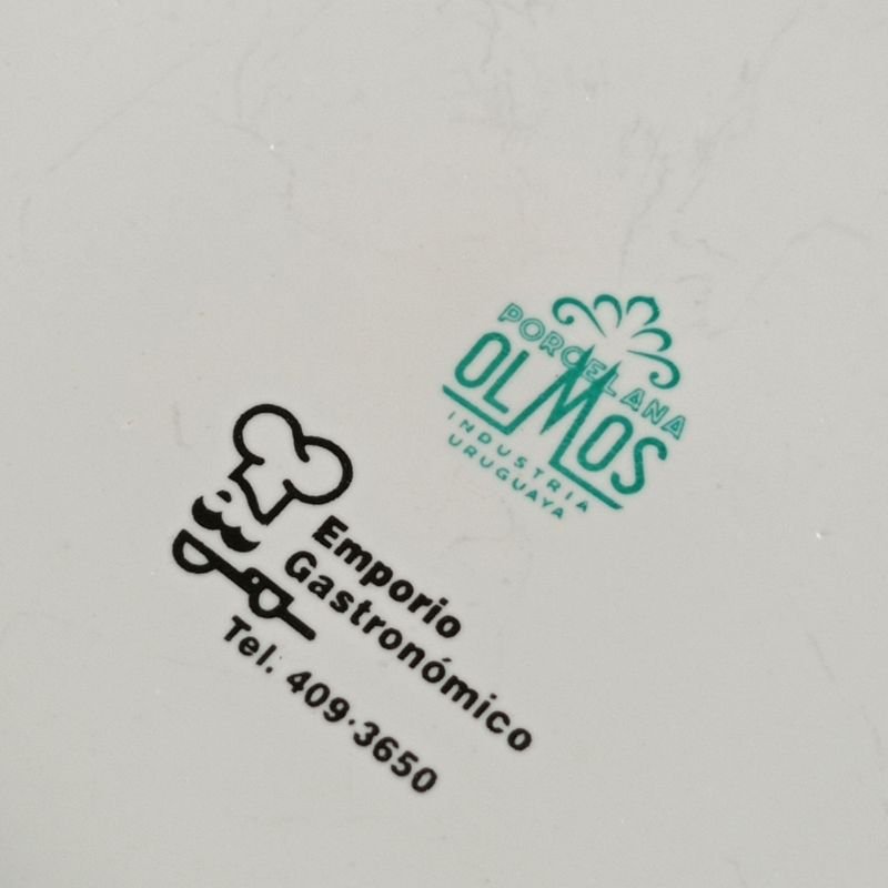 Platos de porcelana Olmos con logo de La Casa Violeta - imagen 3