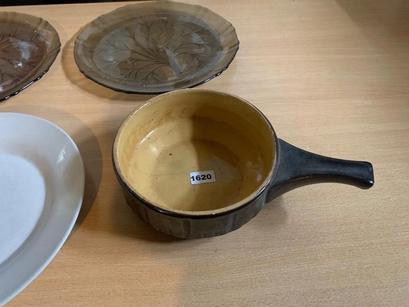 Lote de cerámica con platos y sartén - imagen 2