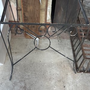 Lote anterior: Base de Mesa Metálica Estilo Clásico