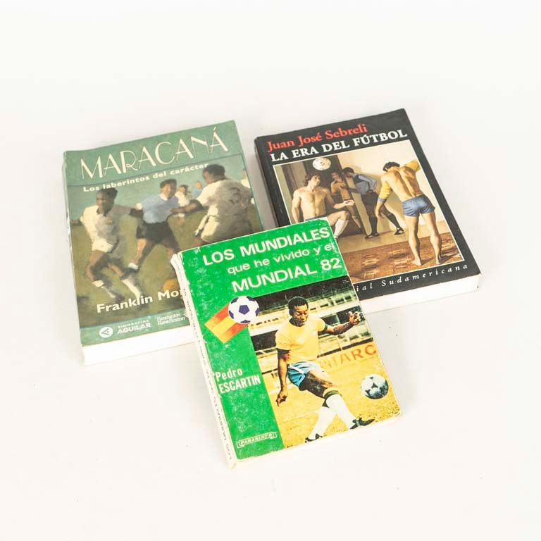 Lote siguiente: Libros de fútbol: Historia del fútbol, Mundiales y más