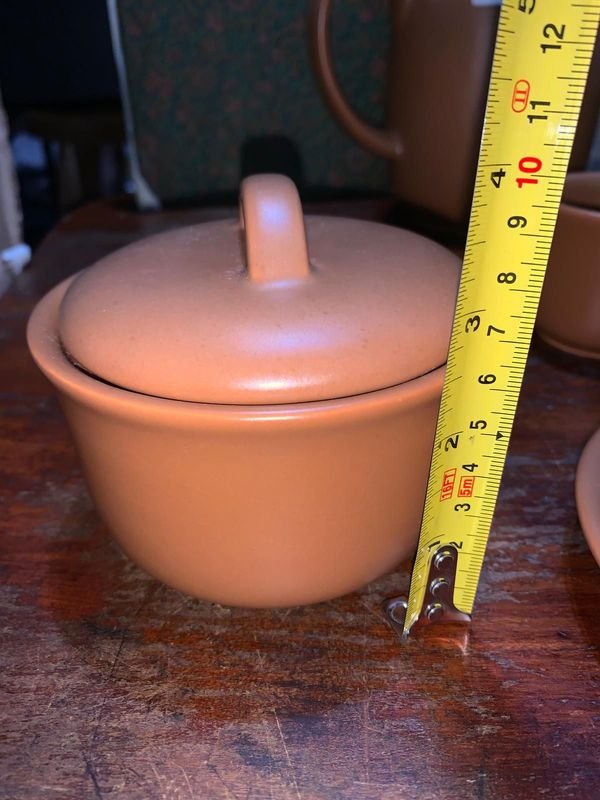Juego de Te en Cerámica Marrón - Conjunto de Tazas, Platos y Utensilios - imagen 5