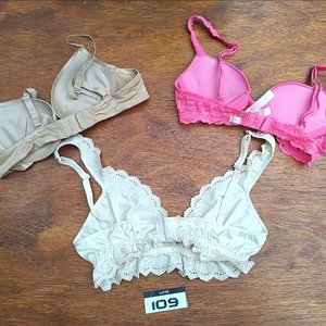 Conjunto Íntimo Femenino: Corpiños y Bombachas de Terciopelo y Encaje - imagen 5