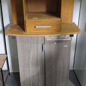 Lote anterior: Rack y Mueble de Dos Puertas