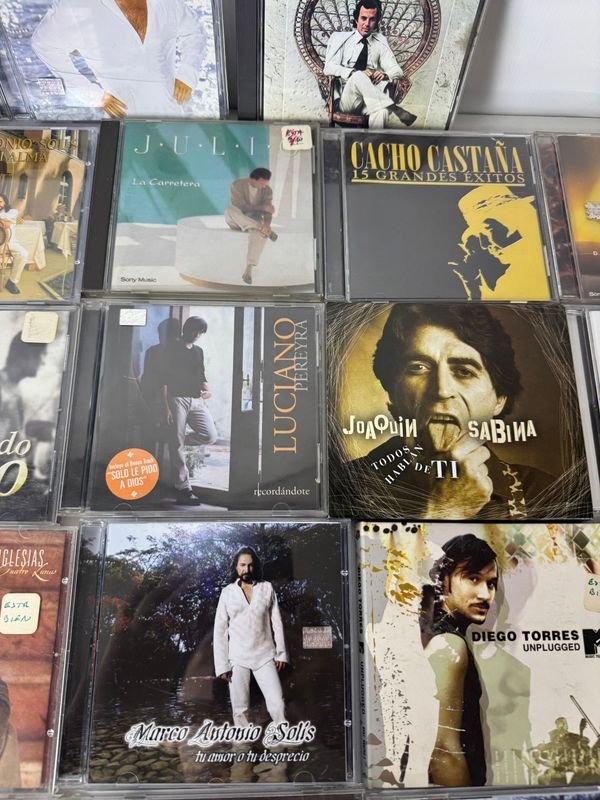 Colección de CDs de artistas reconocidos - imagen 5