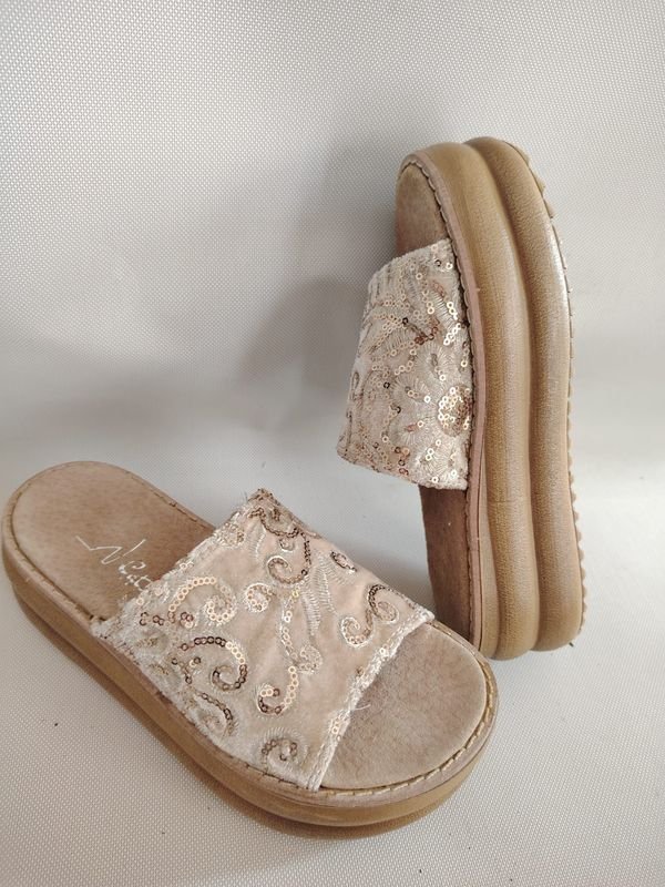 Item 881201 - Image 0