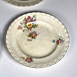 Lote de 4 Platos de Loza Inglesa y Lozur con Decoración Floral y Escena - imagen 5