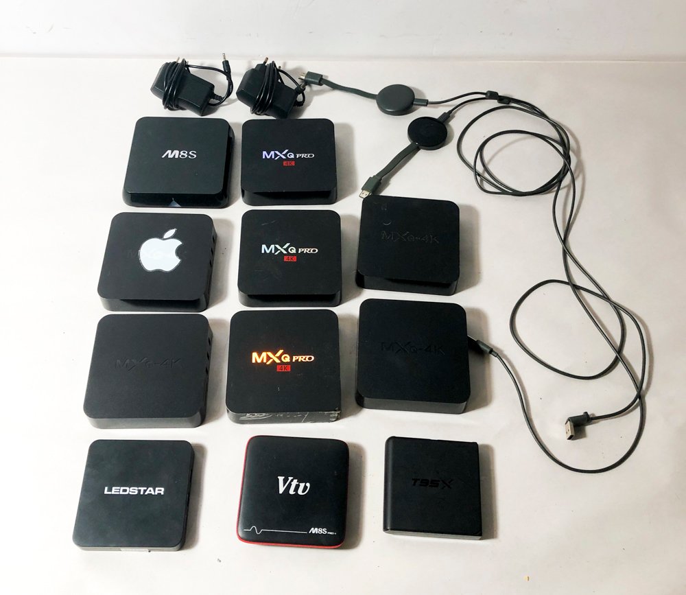 13 Piezas: 11 TV Box y 2 Chromecast con Cables