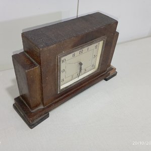 Dos Relojes Antiguos de Mesa: Madera y Cúpula de Vidrio - imagen 4