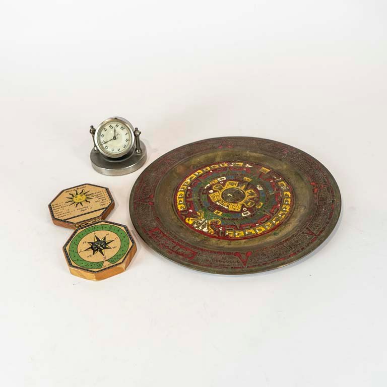 Lote siguiente: Relojes de metal y madera para decoración