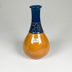 Botella de ceramica uruguay decorada ,altura 22 cm - imagen 2
