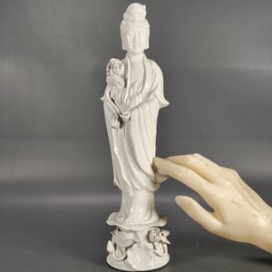 Figura Blanc de Chine en Porcelana Sellada - 31cm - imagen 3