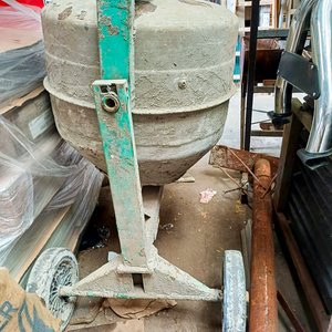 Hormigonera Verde con Motor para Construcción - imagen 4