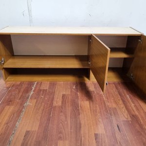 Mueble Aéreo de Madera con Puertas y Estante Abierto - imagen 3