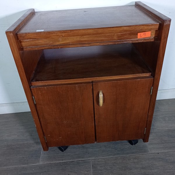 Mueble Auxiliar de Madera con Estante y Puertas - imagen 1