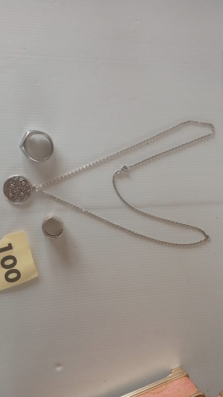Anillo de plata y cadena en excelente condición - imagen 2