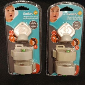 Lote siguiente: Cerraduras Magnéticas de Seguridad Safety 1st para Niños
