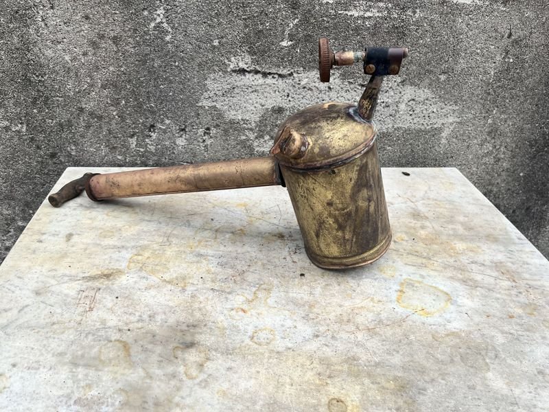 Antigua fumigadora de bronce y madera TRIUNFO induruguaya - imagen 3
