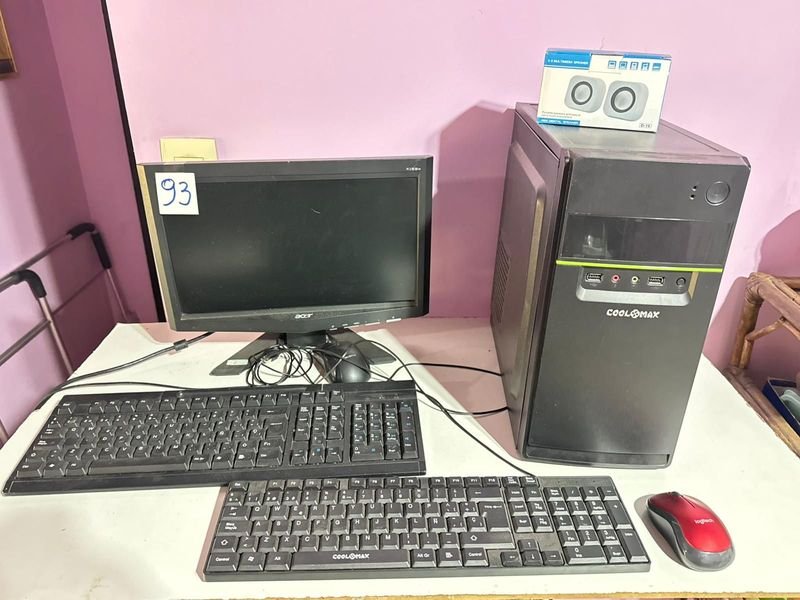 Computadora y accesorios en buen estado - imagen 2