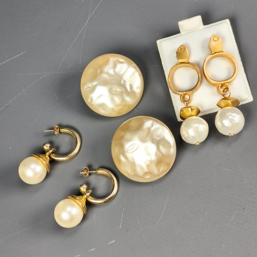 Item 16451 - Image 0