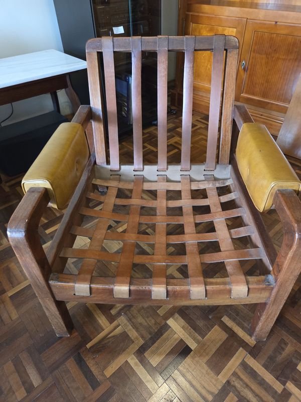 Juego de sillones en madera y cuero con almohadones - imagen 5