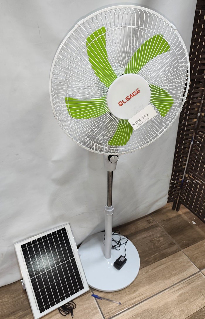 Ventilador de pie recargable a corriente y panel solar nuevo - imagen 3