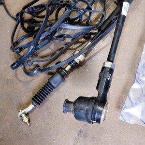 Lote de Repuestos Nuevos Hyundai: Cables de Transmisión, Juntas y Más - imagen 4