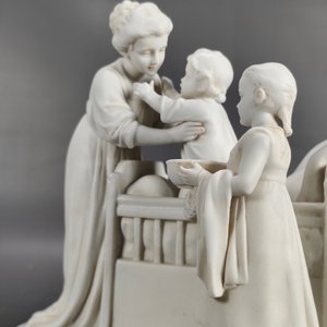 Grupo en Porcelana Biscuit Sellado: Madre con Niños y Gato - imagen 5